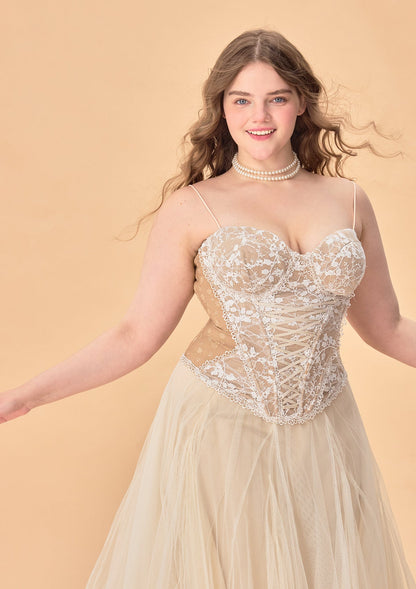 Curve &amp; Plus &quot;White Moon, Weaving Dreams&quot; Corset