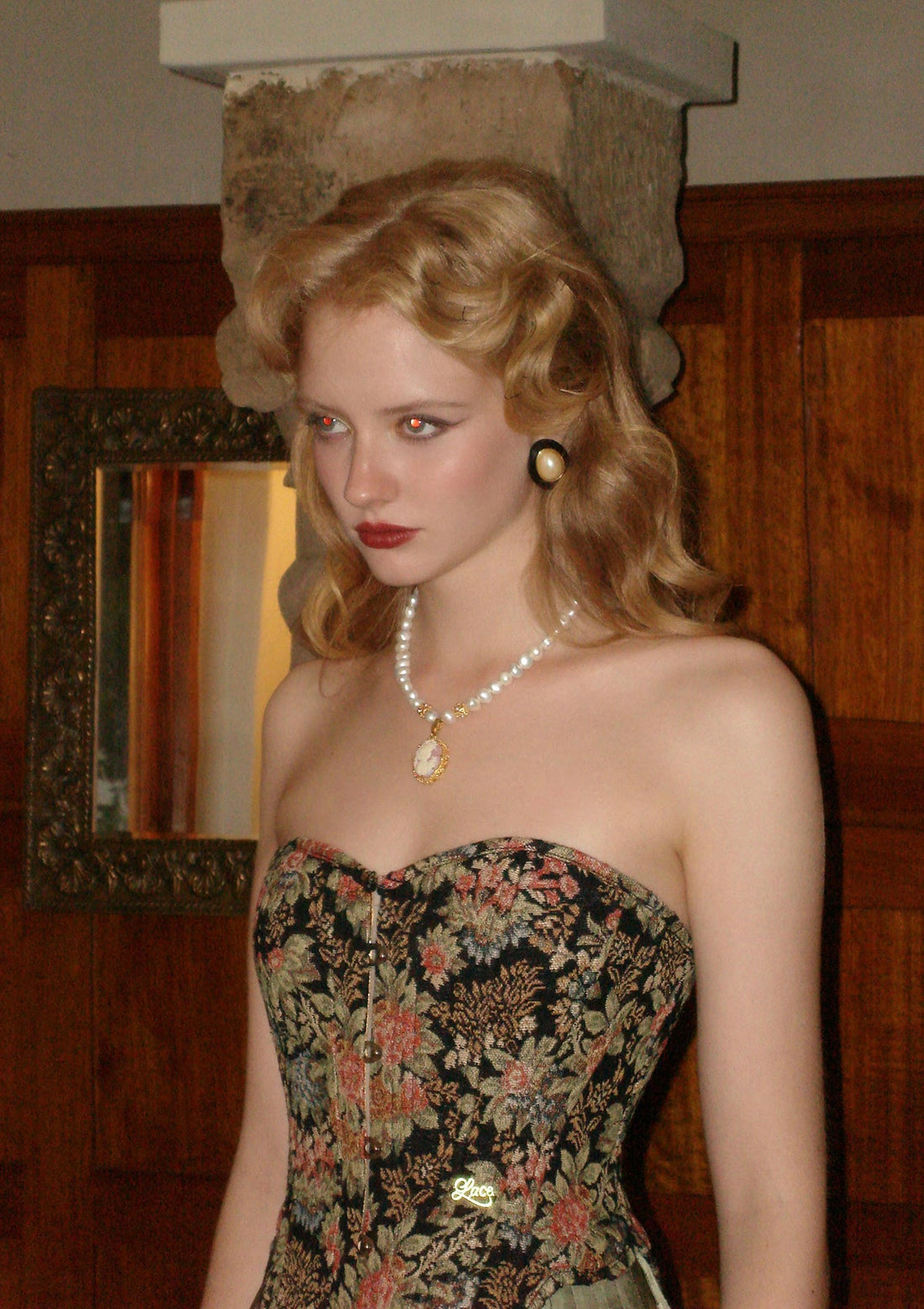 Elegant Flower &amp; Mirror Corset in LaceMade