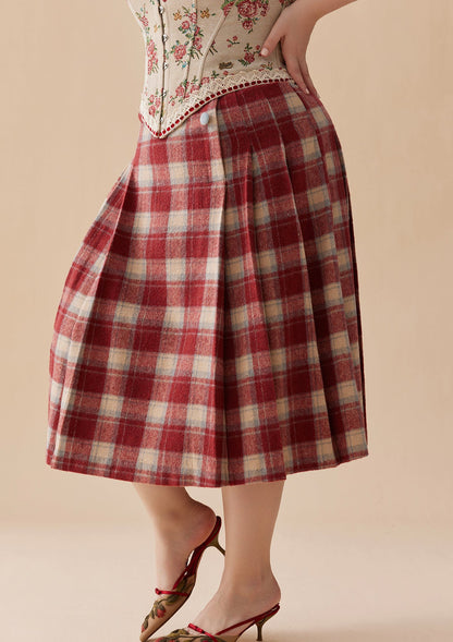 Curve &amp; Plus Rosey Christmas Cottage Skirt