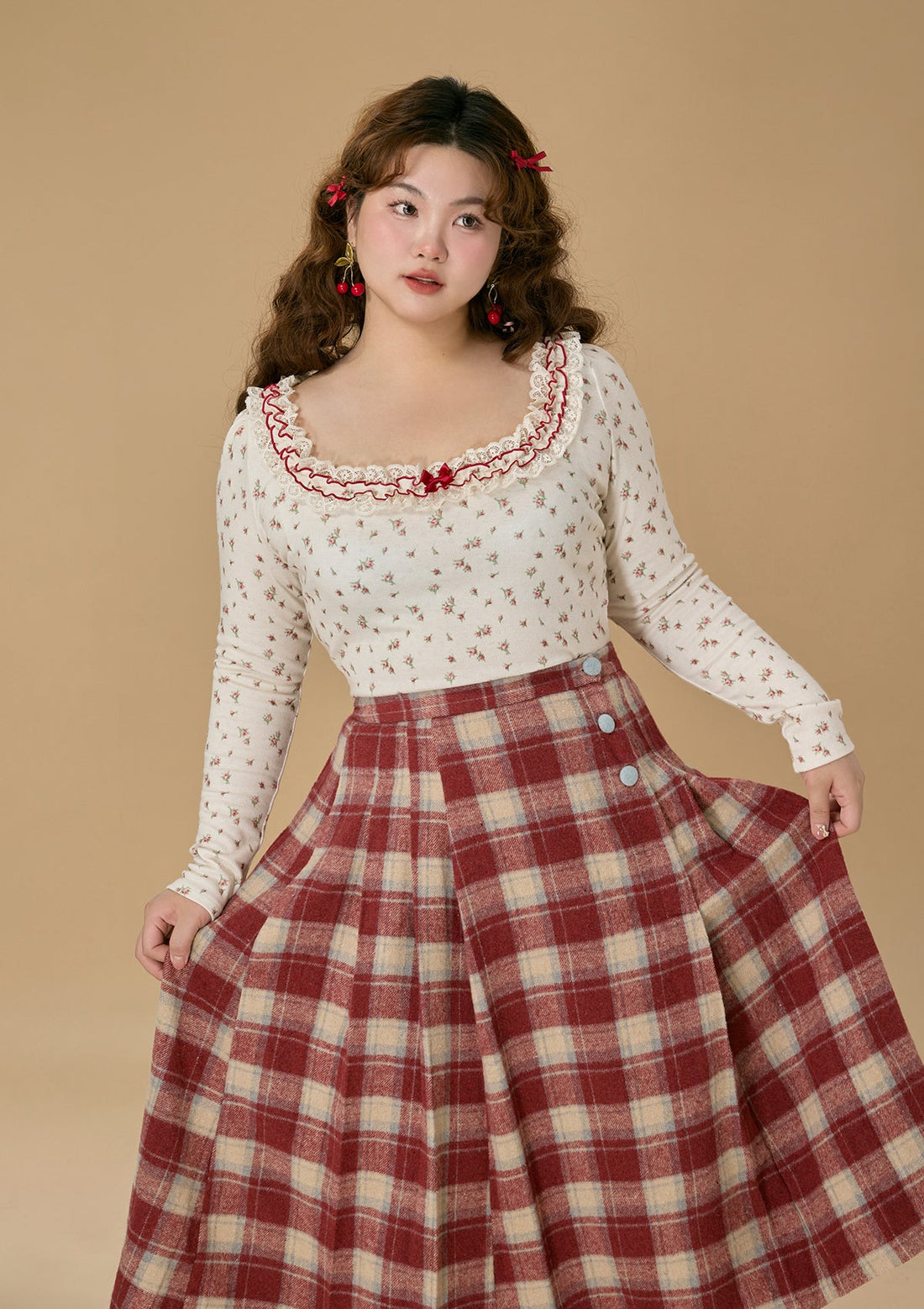 Curve &amp; Plus Strawberry Fabric House Knit Bottom Shirt