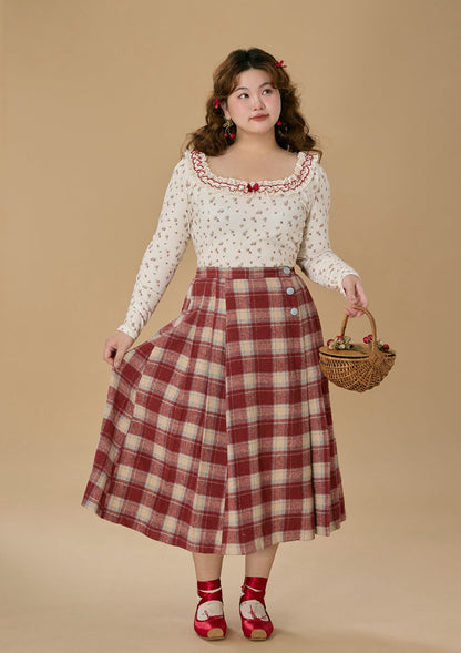 Curve &amp; Plus Strawberry Fabric House Knit Bottom Shirt